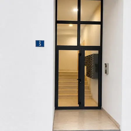 Lux * Podgorica